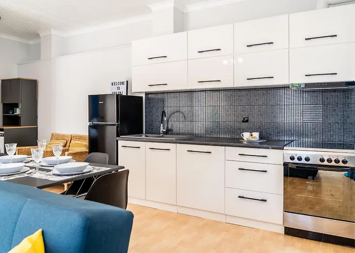 Cozy One Bedroom House דירה