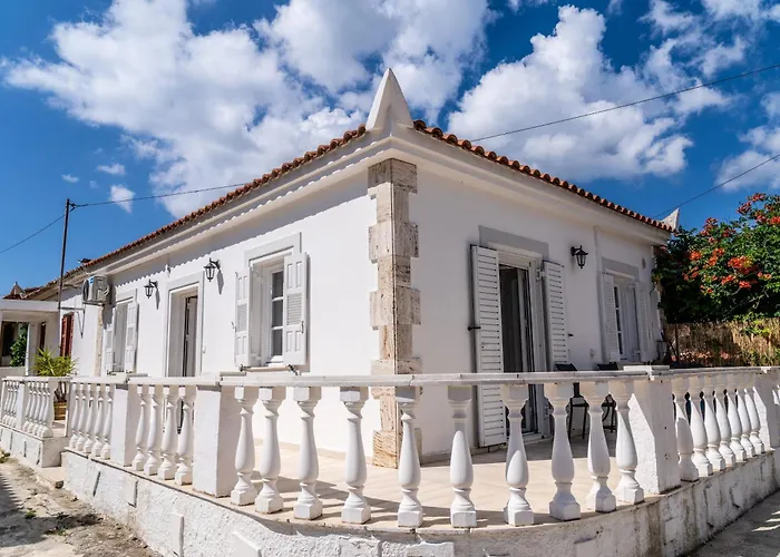 Апартаменты Cozy One Bedroom House